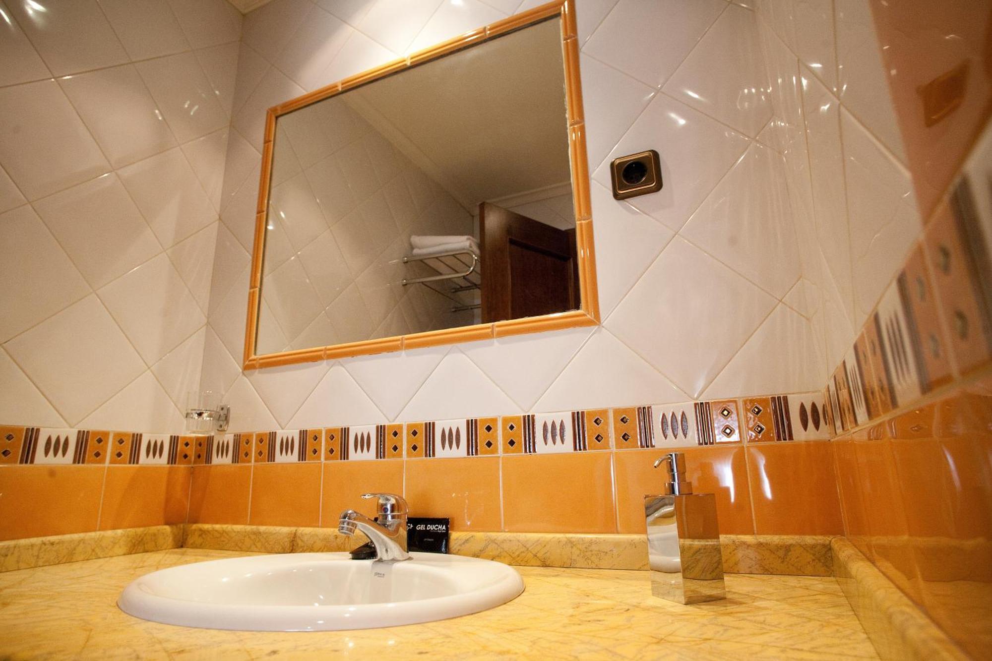 Hotel El Balcon Avilés Dış mekan fotoğraf